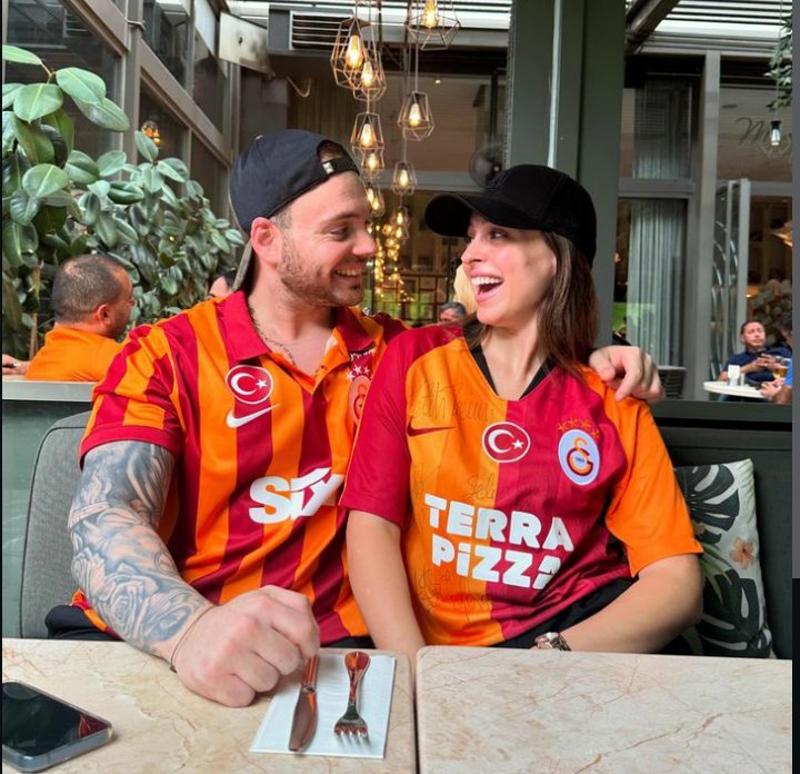 Aycemfc_'s tweet photo. Yaşasınnnnn ❤️💛✨ @cemre_baysel #cemre #mithatbaysel https://t.co/6Gfx1I2gfl