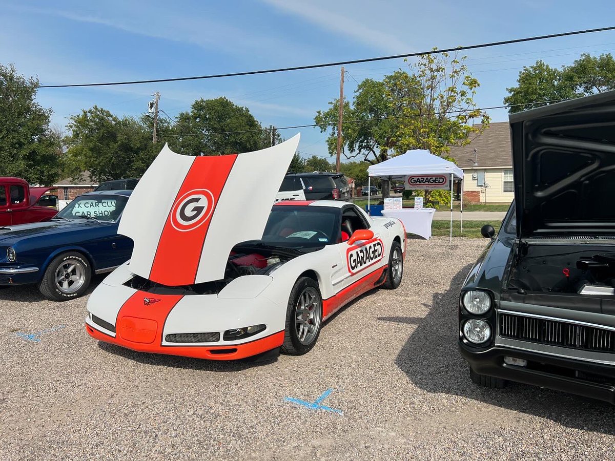 garaged_io's tweet photo. What a turnout at the @rollertownbeer show this evening!! We had an absolute blast hanging out with our community members, talking cars, and having some delicious food and drink, and seeing some incredibly beautiful cars! Thanks so much for everyone that came out! #GaragedCommunity #CarShow #AutoEnthusiast #CoolCars
