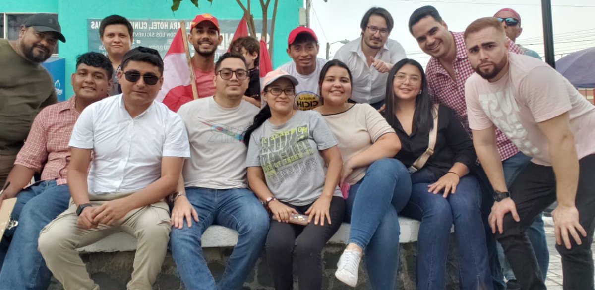 La Juventud es pilar fundamental del liberalismo. Felicitamos la iniciativa de los jóvenes <a href="/thaniarrvs/">Thania Rivas</a> y <a href="/DannyAl39028930/">Danny Alberto</a> y demás jóvenes en la actividad realizada el día de hoy. ¡SUMAR, UNIR Y VENCER PARA TRANSFORMAR!