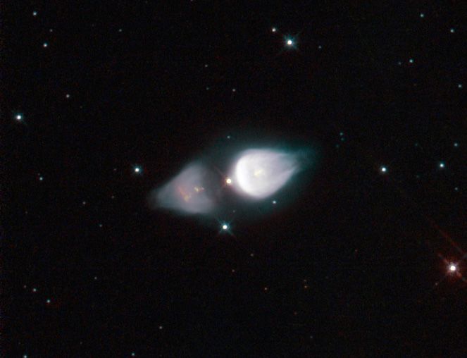 SimplyAstronomy's tweet photo. M1-92 (Minkowski's Footprint) 🌌 🔭 🦶 

Source: Protoplanetary nebula

Type: Reflection nebula (visible only by light reflected by central star)

Star: Quickly becoming a white dwarf, will be hot enough to make it a fully-fledged planetary nebula.

Constellation: Cygnus https://t.co/SpPvQvUSt3