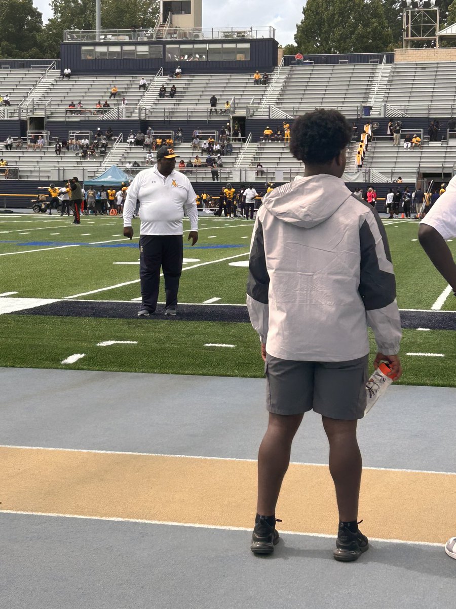 elijahbacon11's tweet photo. THANK YOU AGAIN @CoachBowser2 FOR THE GAME DAY INVITE! I HAD AN AMAZING TIME @JCSUniversity CANT WAIT TO BE BACK! @coachworth17 @JCSUFootball https://t.co/BXneDvL1zo