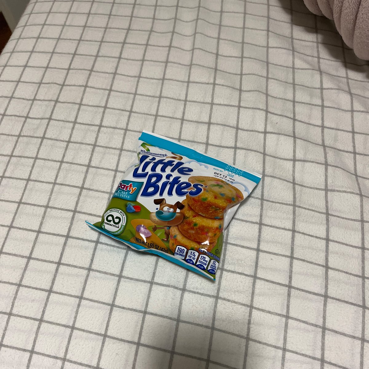 F4TEPEARL's tweet photo. #TSReact I just want to know what Patton thinks of this sweet treat https://t.co/PcsR8BxtKk
