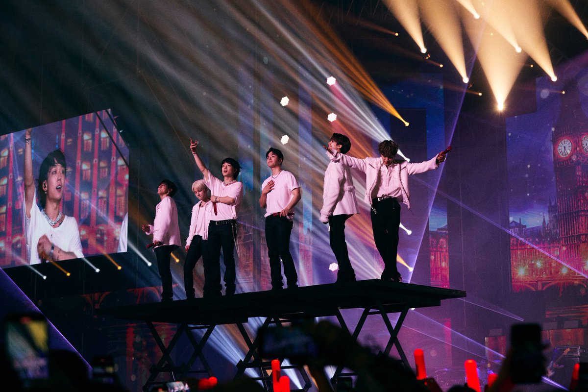 I’m glad I discovered them. I’m glad to be here during the ups and downs. I’m glad that I choose to stay. Thank you konys for coloring my youth for the past 9 years, cheers to many more anniversary ahead!🍻

CELEBRATIN9 iKON
#9YearsToForeverwithiKON
#iKON과_iKONIC_9주년도_함께하9