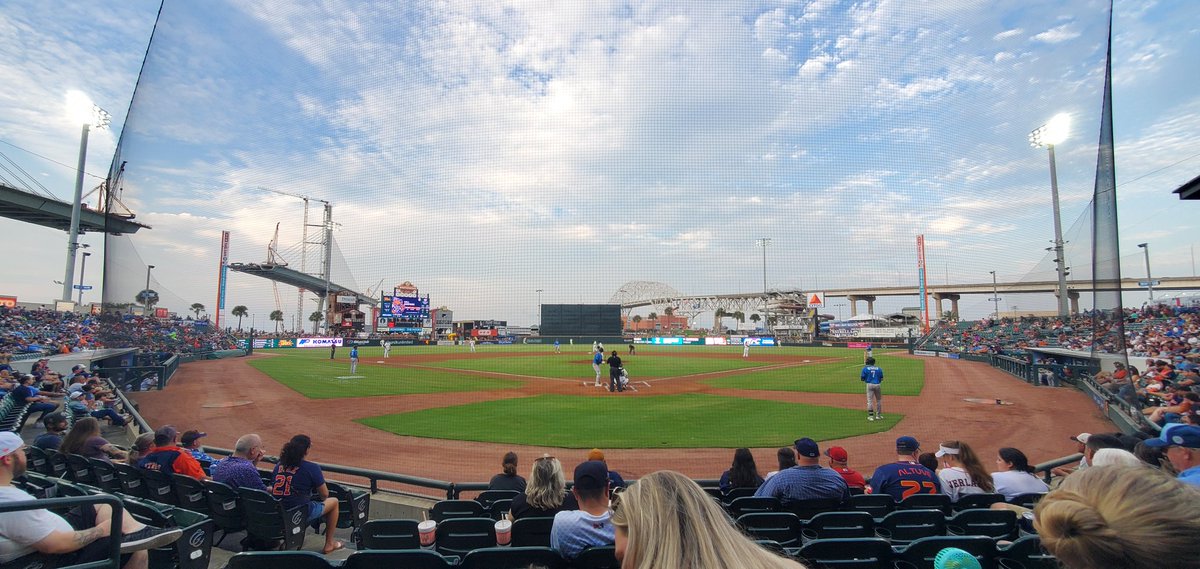 Last weekend of the season, let's go Hooks!