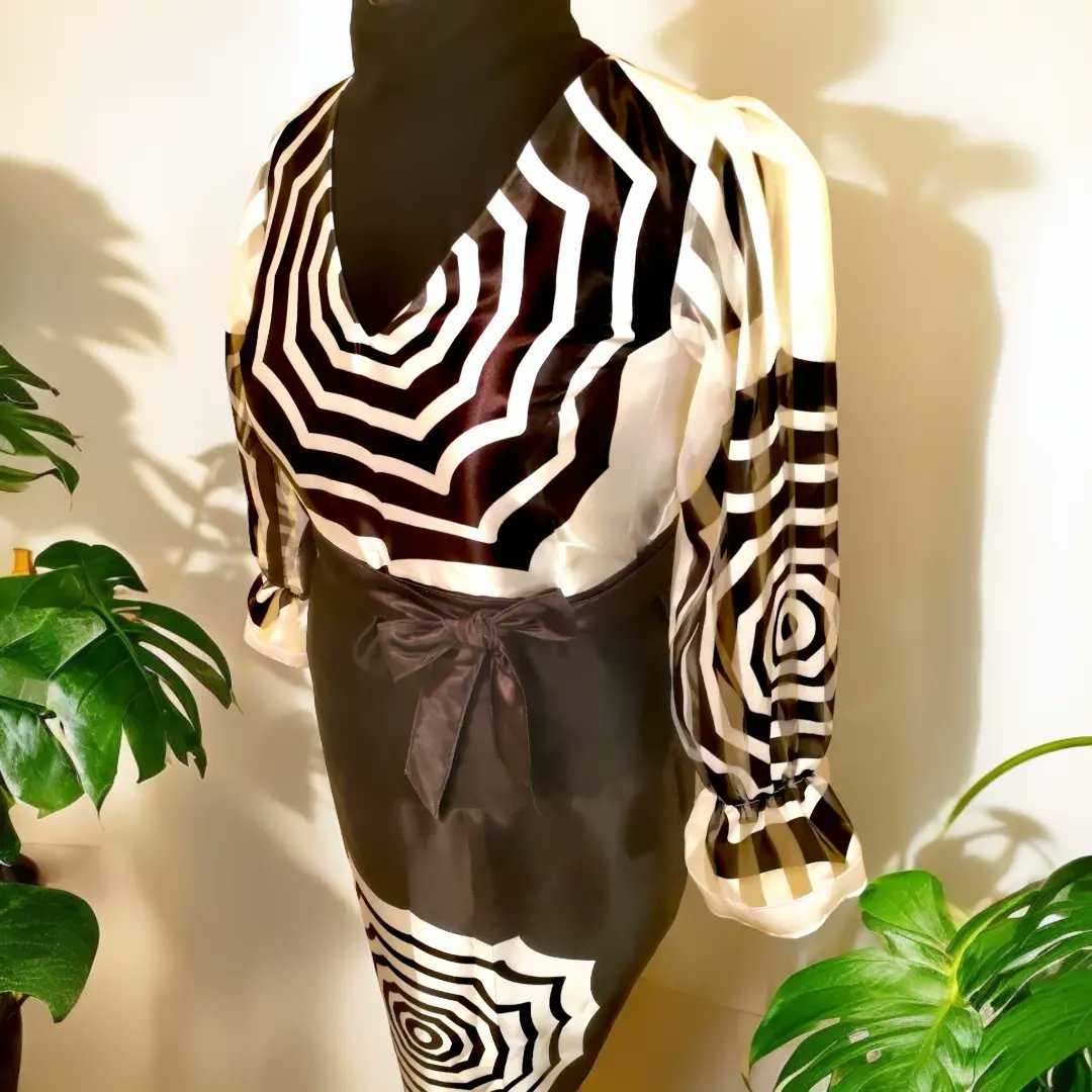 NamsCustomDesig's tweet photo. 🕸️ ❤️Satin &amp; Sheer dress 👩🏾‍⚖️🖤🤍💃🏾#legalcounsel Made in 🇨🇦 #ottawa #dress
#namscustomdesigns  #onlinestore #onlineshopping #satinfabric #sheer #satindress #womenclothing  #accomplishedwomen #women #satin #fashion #style #fashionstyle #ootd #instafashion #supportlocalbusiness https://t.co/BsxU0nkfxK