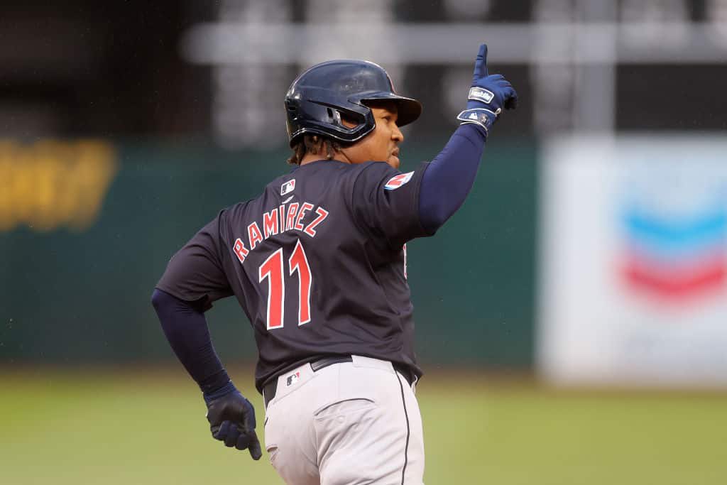 Cleveland beats Tampa Bay 6-1. 

CLE.    —
KC       3.0
MIN     6.0

Magic number: 11.