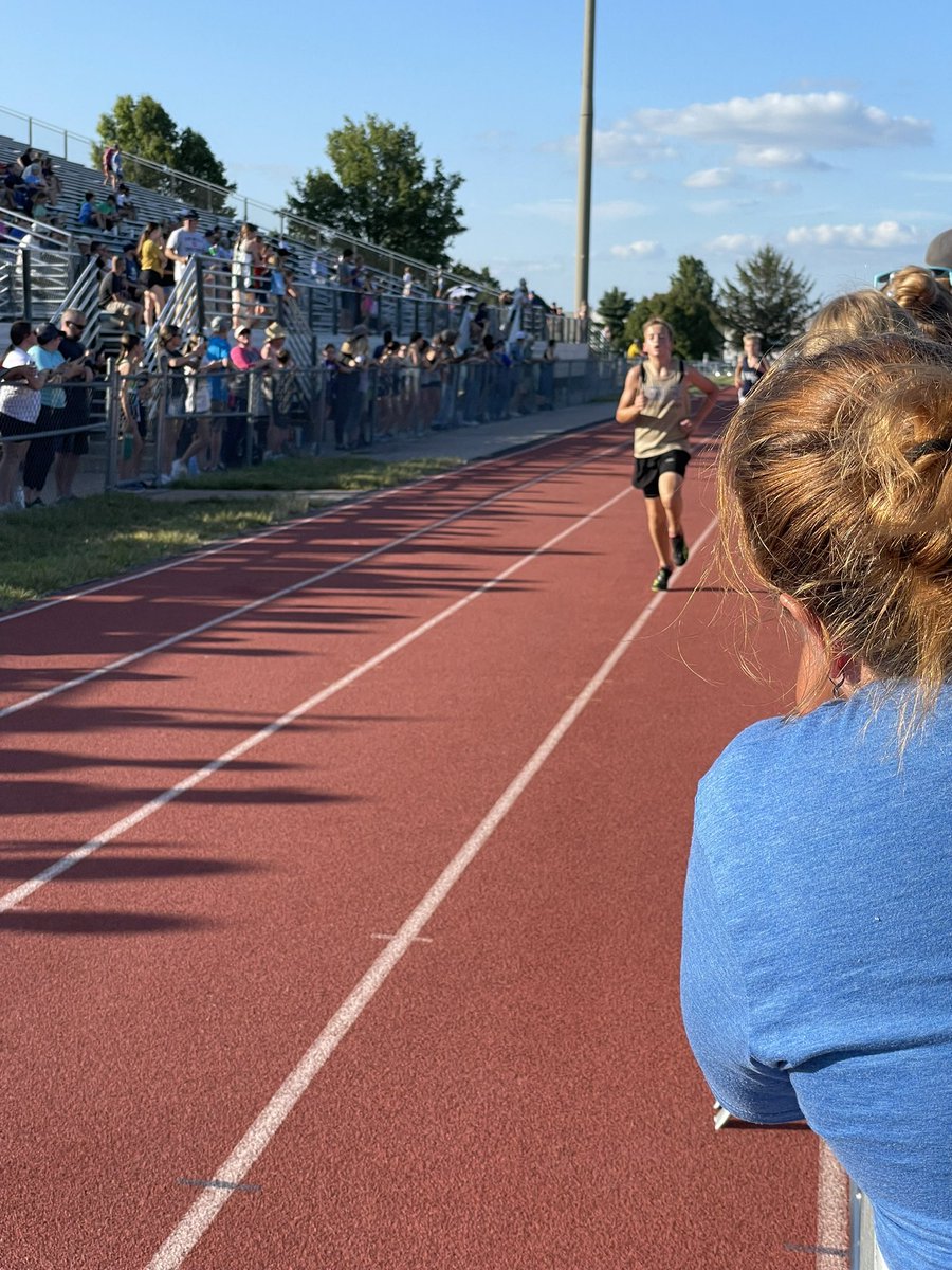 JenBruse's tweet photo. Great job xc kiddos who ran at the Olathe North Twilight meet tonight!  So proud of you!! @CTMSBulldog Thanks @ONxctf for hosting and inviting middle schools to join the fun! https://t.co/npNWIak1XB