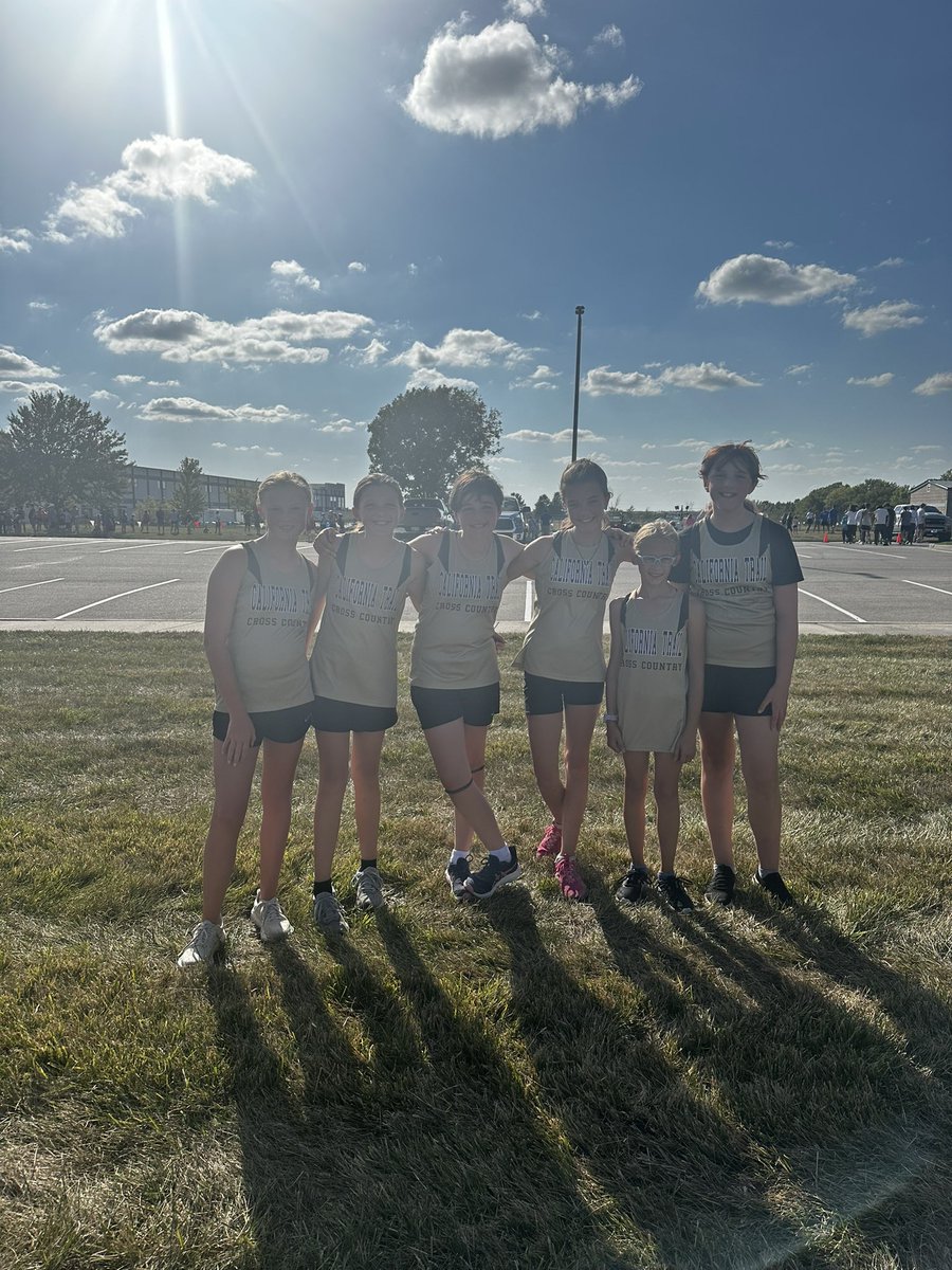 JenBruse's tweet photo. Great job xc kiddos who ran at the Olathe North Twilight meet tonight!  So proud of you!! @CTMSBulldog Thanks @ONxctf for hosting and inviting middle schools to join the fun! https://t.co/npNWIak1XB
