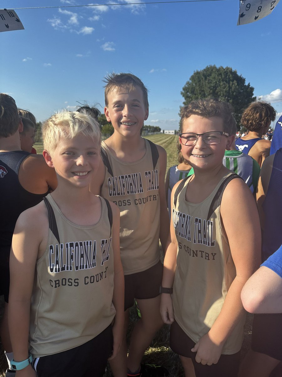 JenBruse's tweet photo. Great job xc kiddos who ran at the Olathe North Twilight meet tonight!  So proud of you!! @CTMSBulldog Thanks @ONxctf for hosting and inviting middle schools to join the fun! https://t.co/npNWIak1XB
