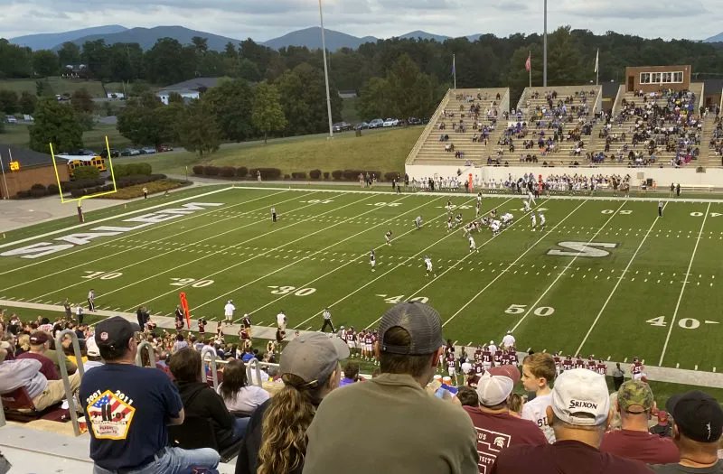GoLions1934's tweet photo. Spent last night at the Salem vs. William Fleming game. Here are the players who caught my eye at the game among many great players for both teams:  
@new_mal5 
@cere_4 
@Jus2Solid 
@Showtime_Zhiy 
Jaquan Henderson (Salem)
@DorianVance1 

Article: https://t.co/wTFxgc8R58 https://t.co/0g13bK5Afl