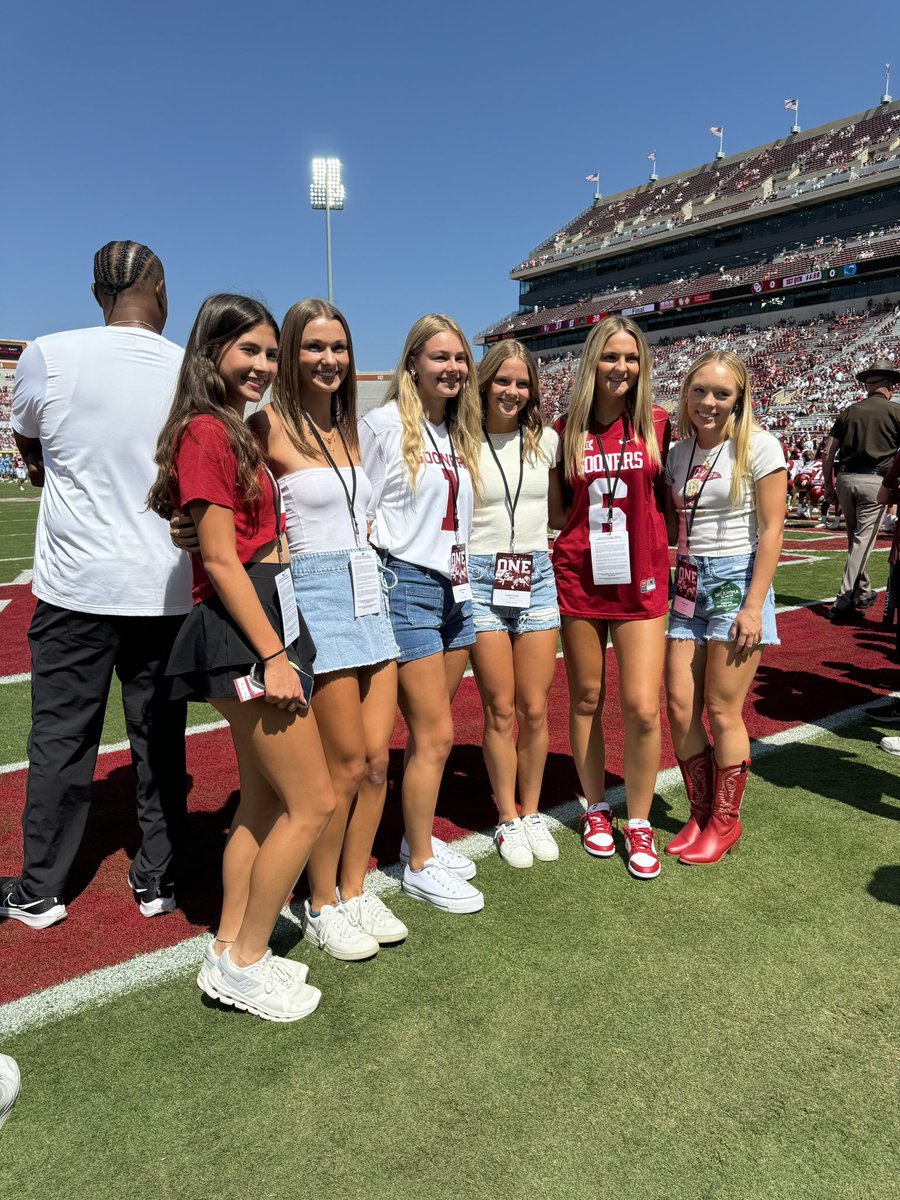 Kate McCallister tweet media