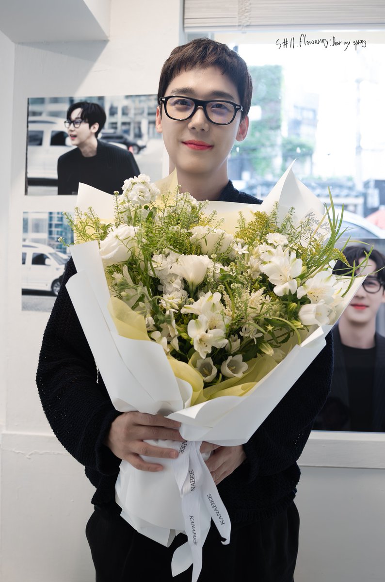 240517
데뷔11주년 기념카페

#윤종훈