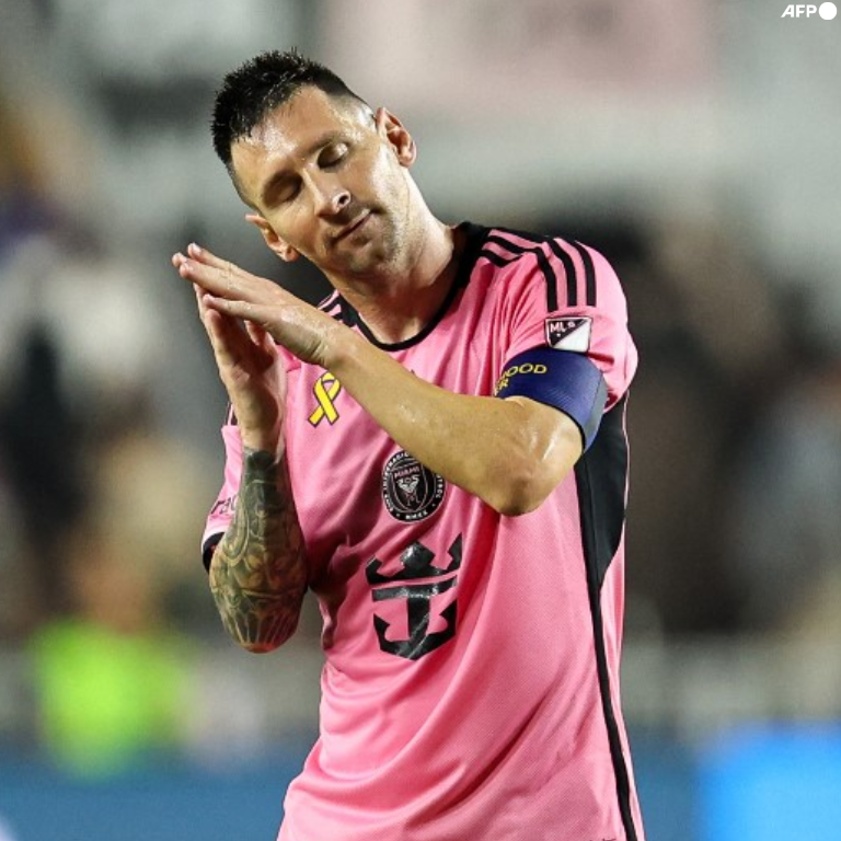 El nuevo festejo de Lionel Messi. TODOS A DORMIR.