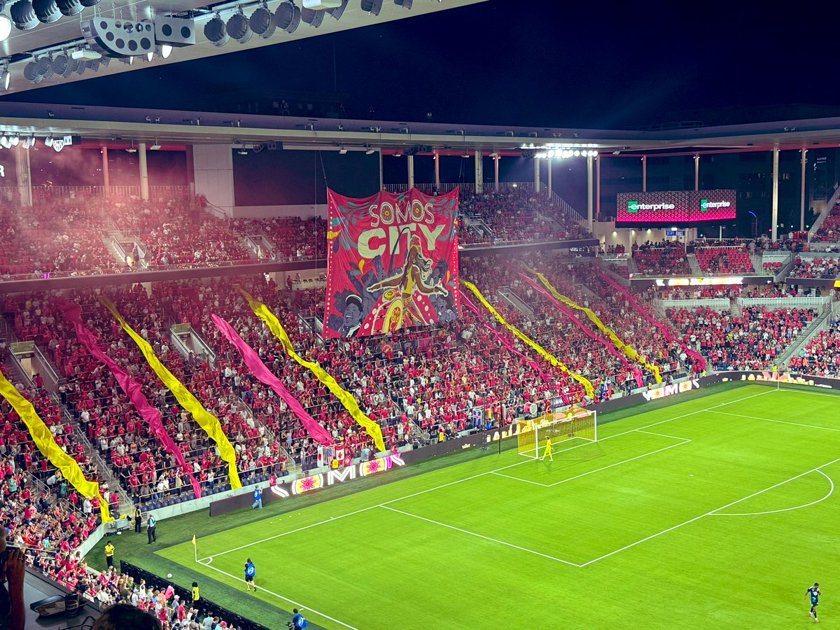 So beautiful - please make this a shirt too!! #STLSantos #AllforCITY