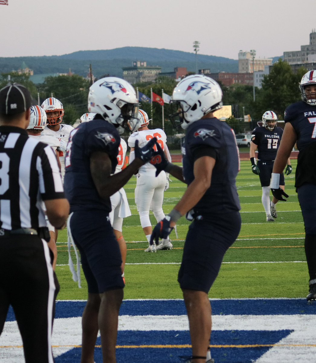 LCFalconsFB's tweet photo. Falcons will receive kickoff! #beatsnow https://t.co/ZGUjaS9baD