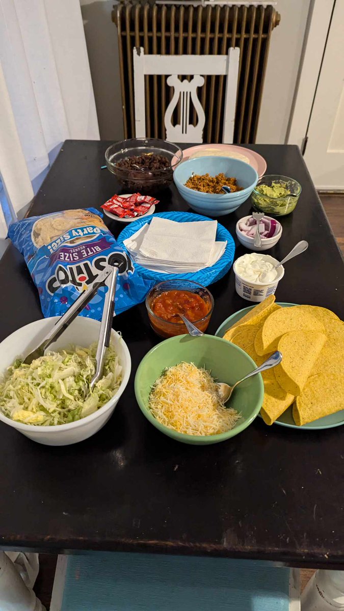 katmcg910's tweet photo. #WynonnaEarpVengeance watch party!! With tacos, donuts, and whiskey of course!
#WynonnaEarp #Vengeance @tubi @BaltimoreSquid @redheadNuniform https://t.co/AQixcljrLJ