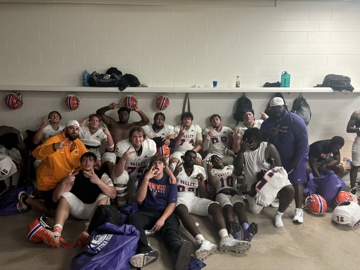 Coach Mike Cannon (@coachcannonneo) on Twitter photo ROAD DOGS!! TOOK DOWN THE BEAR!!
#VALLEYWILLROLL <a href="/MovalFootball/">MVC_Football</a> <a href="/MVCAthletics/">MVC Athletics</a> <a href="/missourivalley/">Missouri Valley College</a> ROAD DOGS!! TOOK DOWN THE BEAR!!
#VALLEYWILLROLL <a href="/MovalFootball/">MVC_Football</a> <a href="/MVCAthletics/">MVC Athletics</a> <a href="/missourivalley/">Missouri Valley College</a>