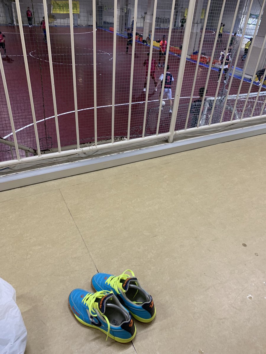 久しぶりの個サル
スケートリンクのようなコートで大変💦