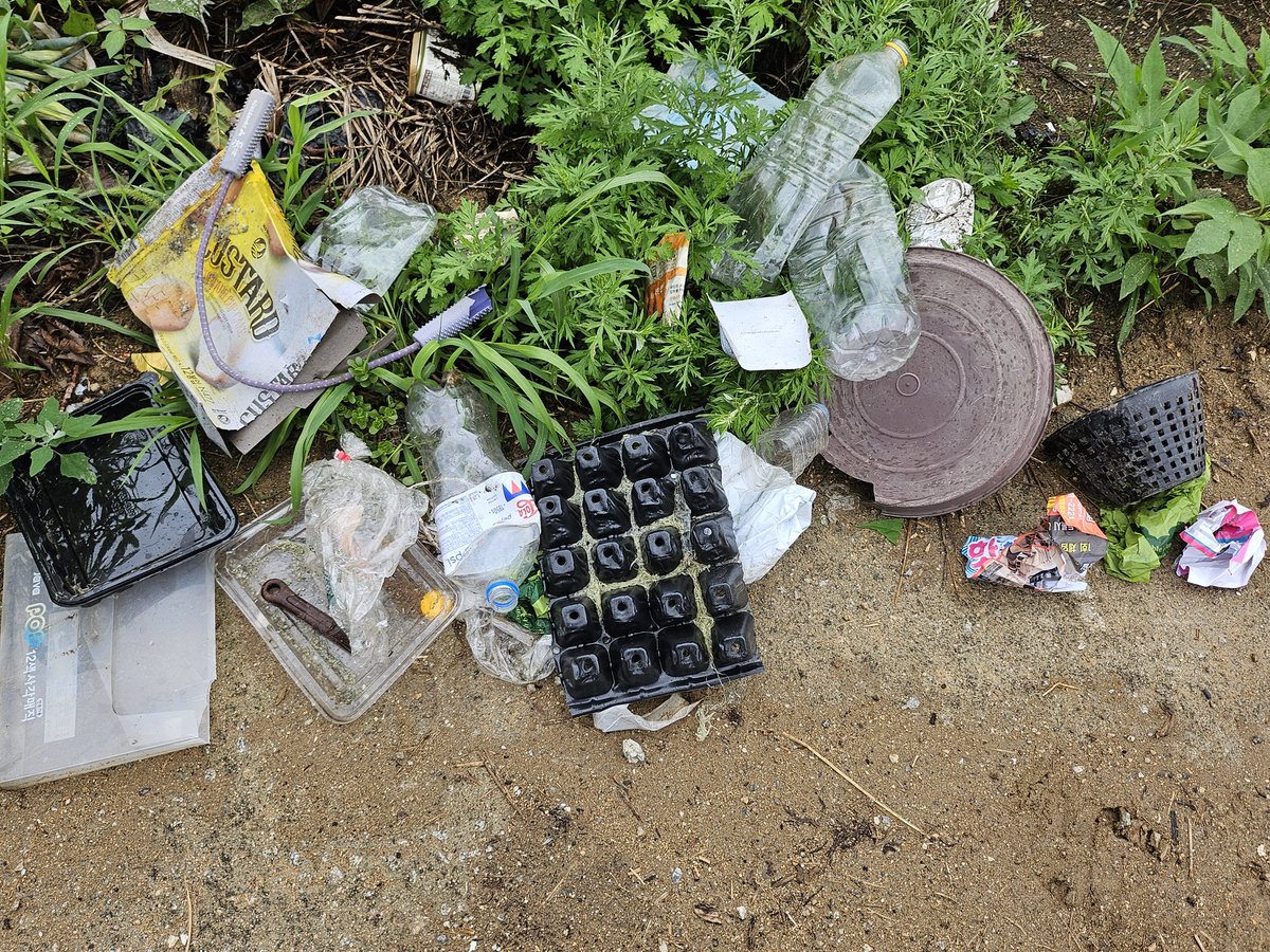 wen5835's tweet photo. 垃圾清理 #CleanUpChallege @cleanify_vet https://t.co/5ieu2TlThL