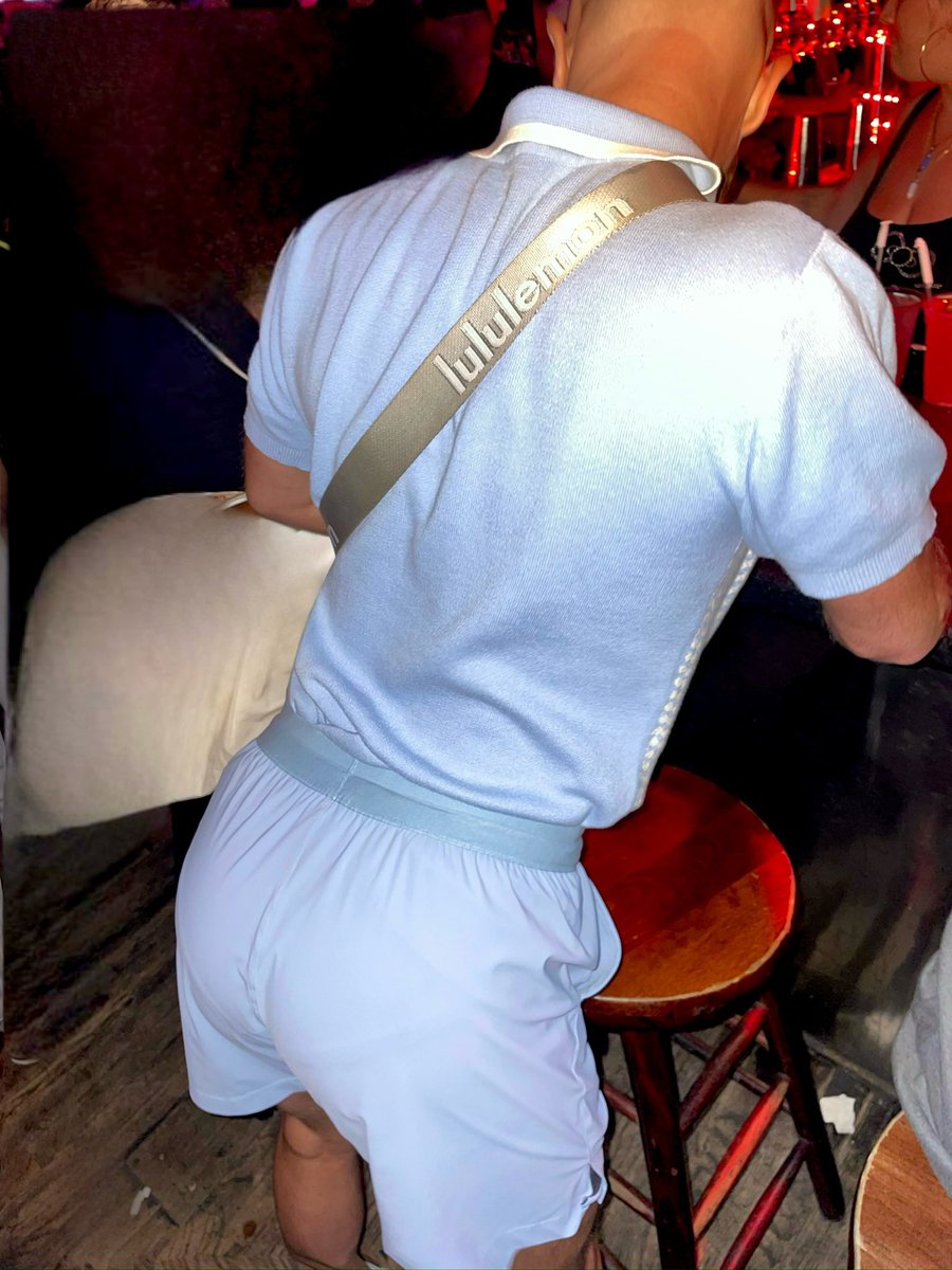 Dannyman511's tweet photo. Don’t smack it 😏 #nyfashion #style #musclebutt #monochromatic #preppy #countryclub #cunty https://t.co/20NDiNNnUN