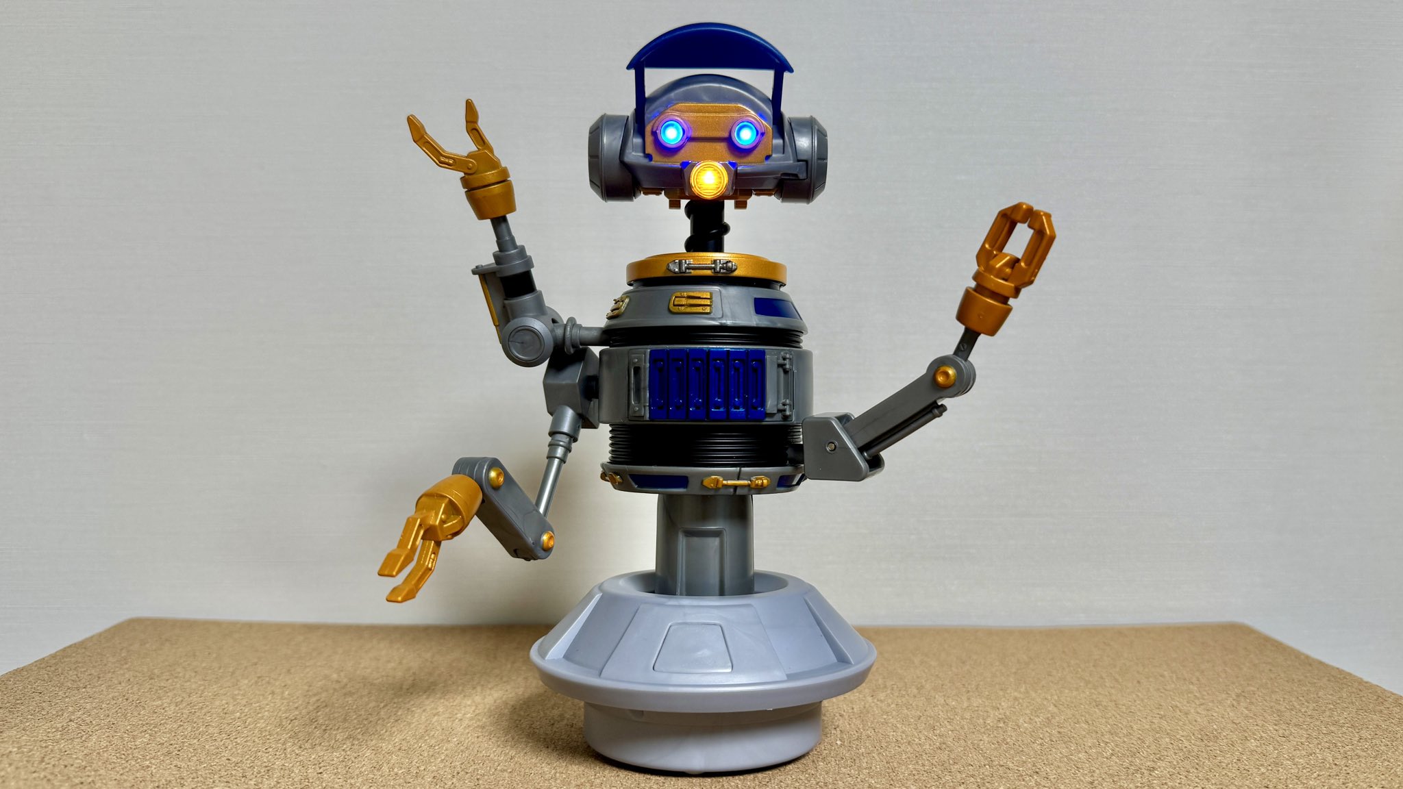 海外ディズニー D23限定 ディズニー スターウォーズ ピットドロイド ② 海外ディズニー D23限定 ディズニー スターウォーズ ピットドロイド ②