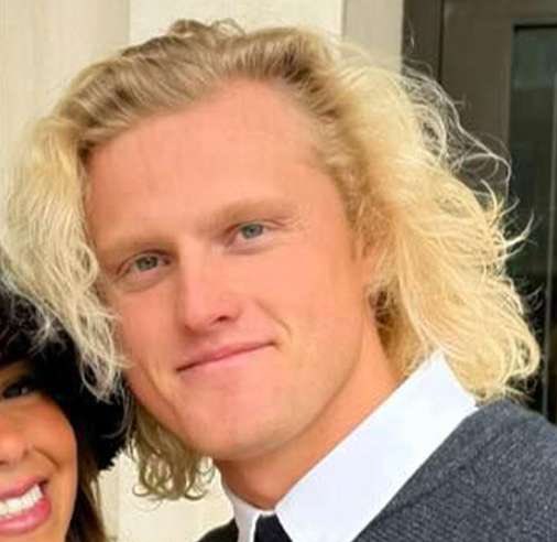 follow me on instagram tweet media