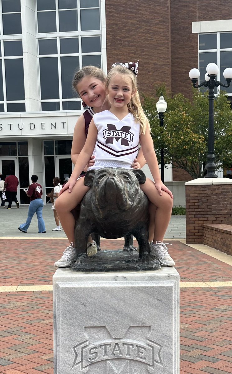 psaylors13's tweet photo. #Hailstate Ave’ and Emma.  Future MSU cheerleaders.  TCPS Eagles https://t.co/ssSf8nkbA2