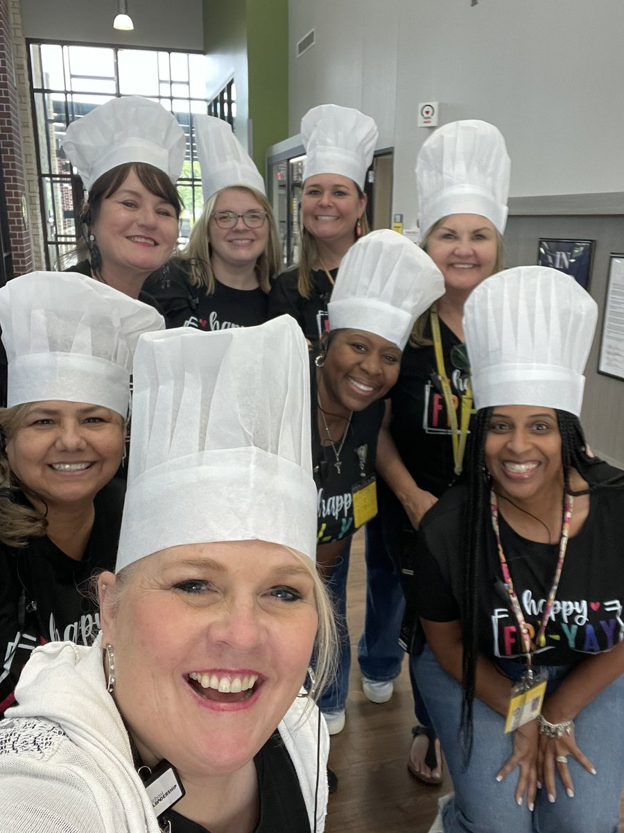 ChelleLeigh75's tweet photo. We love #FriYAYs @hoovercfisd! Yesterday we celebrated our team being “awesome to the core” and that we couldn’t have “picked a better team” with yummy apple pies! #blessed #leaders #culture #principalsofx @Lead_Fluence https://t.co/mQR77JnVfK