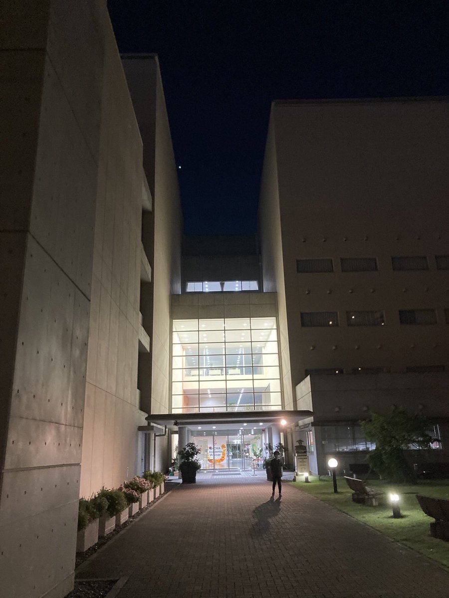colosop's tweet photo. 【久しぶりに講義室で学ぶ】
昨日は昭和音楽大学の公開講座で学びのひと時
生徒を合格させた事はあるが来たのは初めて
マネジメントについて学びました

次回は10/5   次回私は行けないけれどご興味がある方は⬇️

https://t.co/2qEmTYbO7F

#マネジメント講座
#昭和音楽大学アートマネジメント研究所 https://t.co/T6X7R1HhbU
