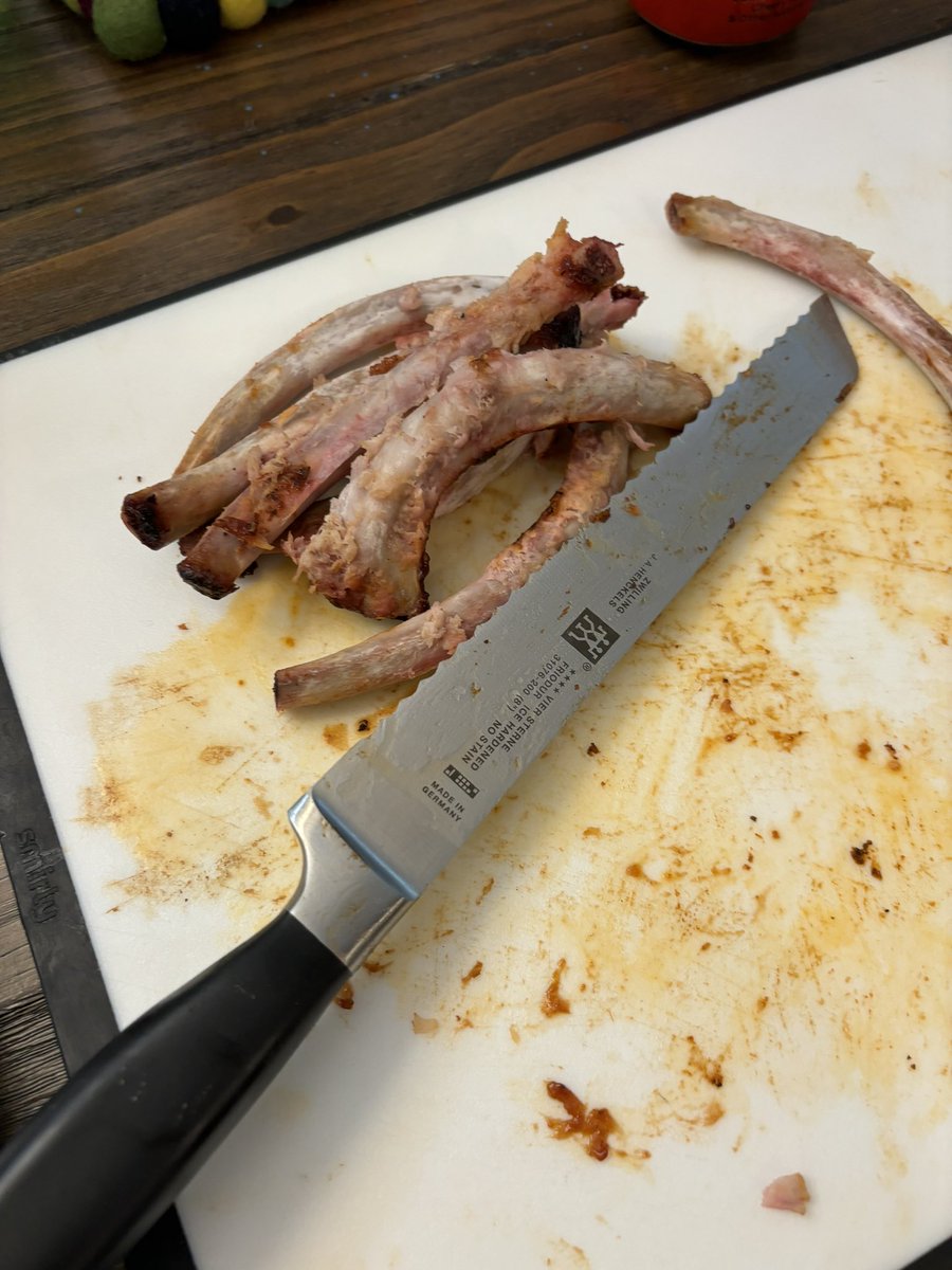 How it started, how its going. 🍖 

Been a while since I had the time and energy to fire this up! But…probably the last time I use the smoker till December 😅 

#BBQ