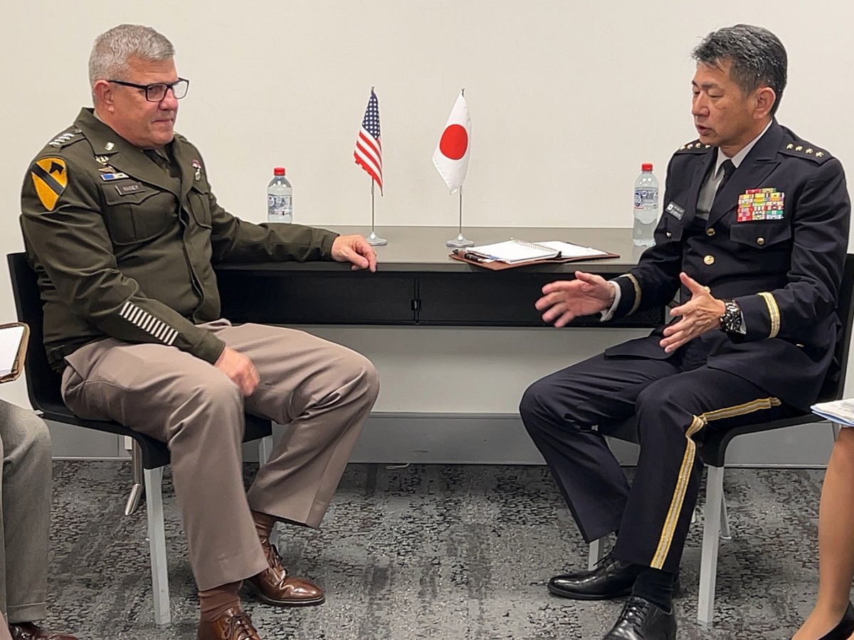 JGSDF_pr's tweet photo. 🇺🇸🇯🇵GEN Morishita, CS #JGSDF had a dialogue with GEN James Rainey, CG AFC US Armyon SEP 12, 2024.
They exchanged opinions including security initiatives in the Indo-Pacific region, and cooperation between Army Futures Commandand JGSDF #TERCOM. #FreeAndOpenIndoPacific https://t.co/aW5fV8nbT9