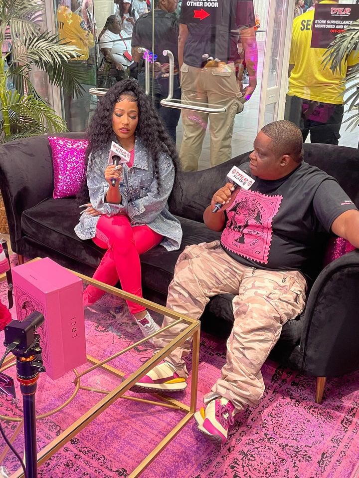 FadamGotDaJuice's tweet photo. Man I interviewed NICKI FUCKING MINAJ today…… And it was all love 💕 @NICKIMINAJ thank you https://t.co/hx3UMS23g0