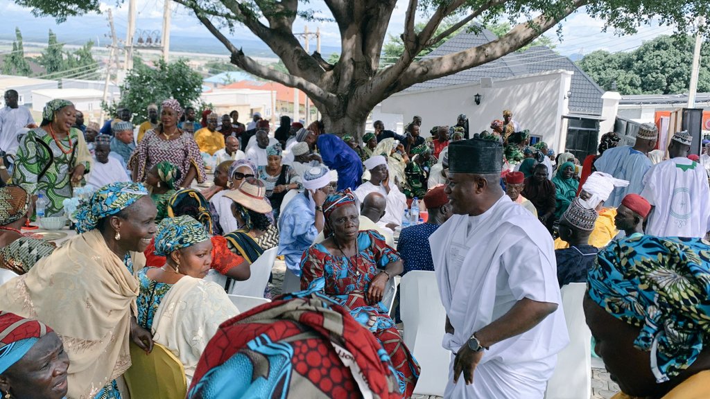HonDSAguye's tweet photo. On behalf of the entire Lokoja/Kogi-KK Federal Constituency, I rejoice with our illustrious son, the Speaker of the Kogi State House of Assembly, 𝗥𝘁. 𝗛𝗼𝗻. 𝗔𝗹𝗶𝘆𝘂 𝗨𝗺𝗮𝗿 𝗬𝘂𝘀𝘂𝗳, on his conferment of the prestigious traditional title 𝗕𝗮𝗱𝗮𝗸𝘄𝗼𝘀𝗵𝗶 𝗼𝗳 𝗟𝗼𝗸𝗼𝗷𝗮, by the Maigari of Lokoja, 𝗔𝗹𝗵. 𝗜𝗯𝗿𝗮𝗵𝗶𝗺 𝗠𝘂𝗵𝗮𝗺𝗺𝗮𝗱𝘂 𝗞𝗮𝗯𝗶𝗿.  

This recognition is a testimony of your passion and commitment to the growth and development of our people and the state at large.
Congratulations.
#LokojaDay #AguyeMandate
