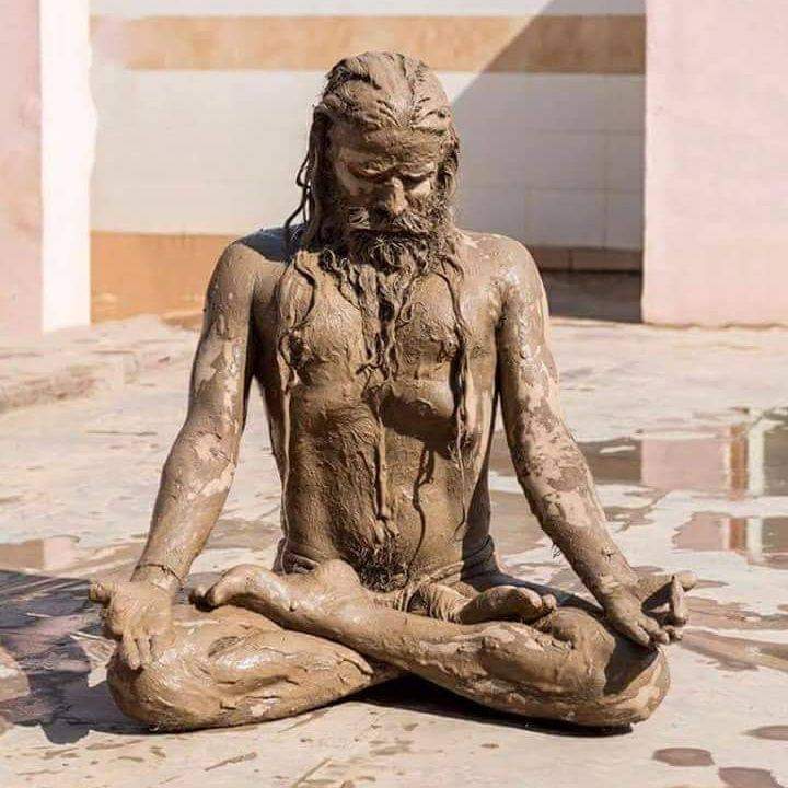 HaribanshShukl4's tweet photo. @Anand_arya246 @bst_arya @UshaBhagat16 @OmkarKumawat2 @Abhijetyadav @Akash_bst @angshchak1 @bijay_poonam @KaulRajesh59 @RanjitaSsha @LeelavatiSambr1 @sandeep_yb @SomaSingh99 गुरु की तरह योगी,कर्म योगी होना यही हमारी गुरु परम्परा है,ऋषि परम्परा है।मुझे अपने गुरुओं,ऋषियों क�� तरह योगी बनना है।

योगाभ्यास करने से व्याधियां मिटती है।मैं बार-बार कहता हूं योग का पहला चरण और सामान्य लाभ व्याधि मुक्त जीवन है।
__प.पु.@yogrishiramdev जी।
🙏🕉️🙏
@rakesh_bstpyp https://t.co/LqHpT31dvk