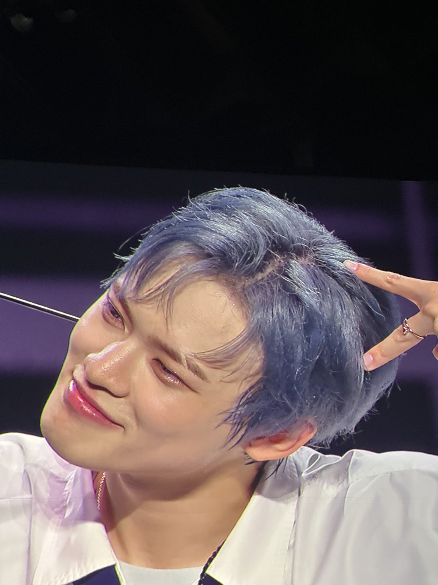 ridinjuns's tweet photo. CHENLE AEGYOOO W HIS BLUE HAIR 

#THEDREAMSHOW3 #TDS3OAKLAND #TDS3 #NCTDREAMinOAKLAND #NCTDREAM #CHENLE https://t.co/X34nqhLM2h