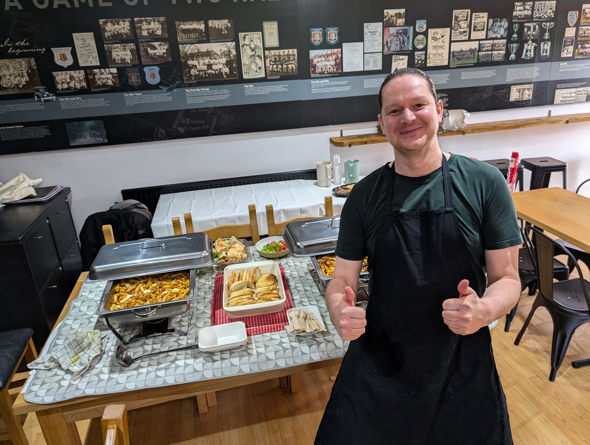 amiejmc's tweet photo. When your club's new volunteer chef puts on this epic spread for players and officials, you're winning at being one of the greatest non-league clubs.
@WD_CFC @nonleaguevol #food #nonleague https://t.co/3wBpwc5Nkl