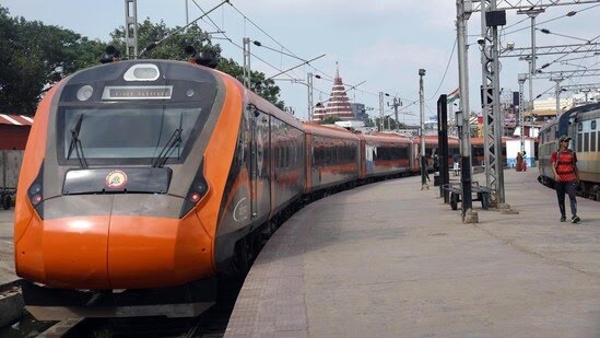 ENCYCLOPEDIA009's tweet photo. Prime Minister Narendra Modi travelled to Jharkhand and flagged off 🏁🚩 six Vande Bharat trains at Tatanagar Junction Railway Station.
🇮🇳🇮🇳
#ThalapathyVijay
#Osimhen
#BINI
#HappyOnam
#EngineersDay
#KabirIsGod
#RailInfra4Jharkhand
#UFC306
#आधुनिकभारत
#Valentina https://t.co/FjJiX1Qebg