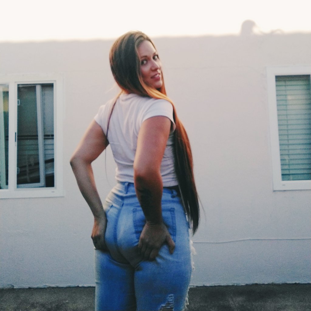 Alexisdomme's tweet photo. Idk if you want me for my perfect a$$ or personality 😘💘
Paypigs findom femdom https://t.co/WyWSnF4WUs