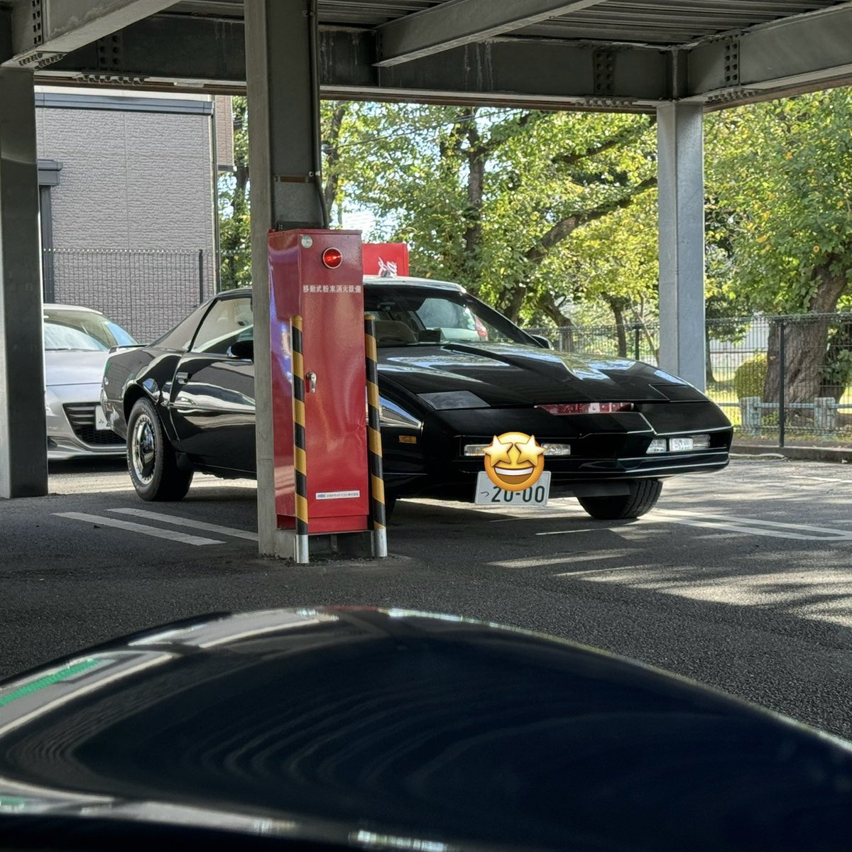 Hidachin's tweet image. 斜め前にK.I.T.T.おる

#Knight2000 #KITT