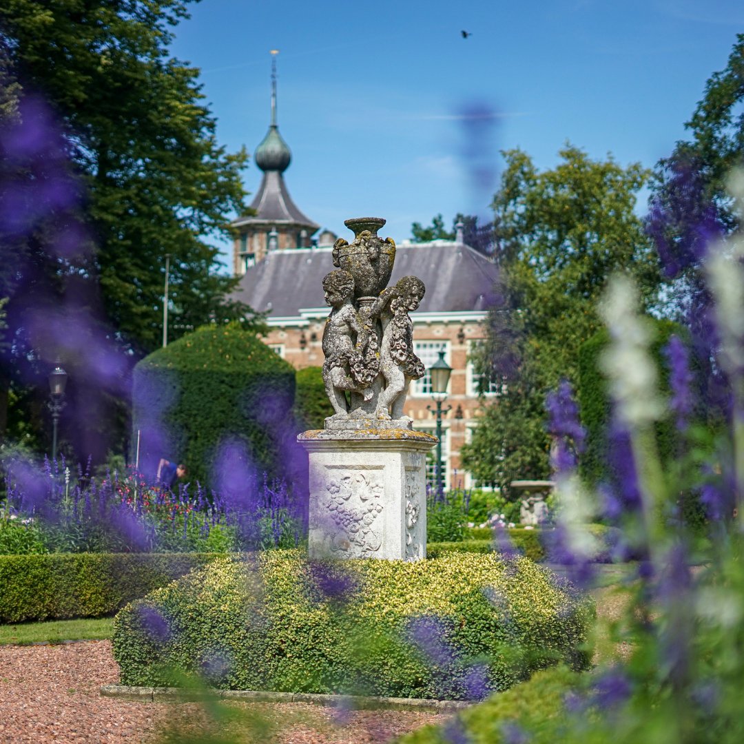 🗝️ Na een fantastische zaterdag valt er ook vandaag veel te beleven! 👀

In Leiden kun je de historische sleepboothaven en Trekvaartdag bezoeken. In Breda is het Living Statues festival en zijn er activiteiten bij Landgoed Bouvigne. En er is nog meer! Ontdek het op onze website.