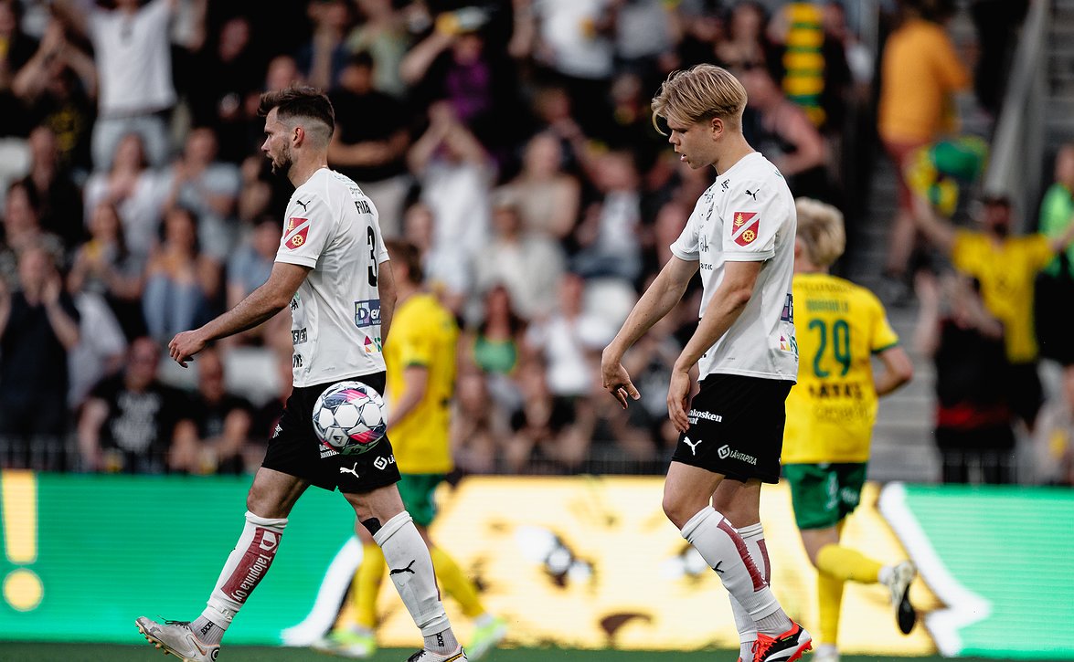 Veikkausliiga's tweet photo. FC Hakan päävalmentaja Andy Smith näki kokemuksen puutteen ratkaisseen Pirkanmaan derbyn Ilveksen eduksi.
📰https://t.co/2LChU8zWIk
#Veikkausliiga #ILVHAKA https://t.co/7fjr1oFD0r