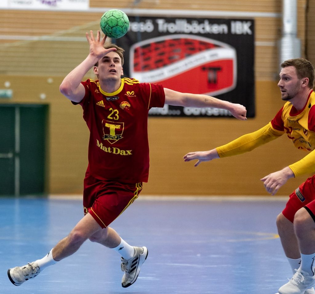 Tyresö fortsätter att imponera – seger och 13 mål av Rylander handbollskanalen.se/herrallsvenska…