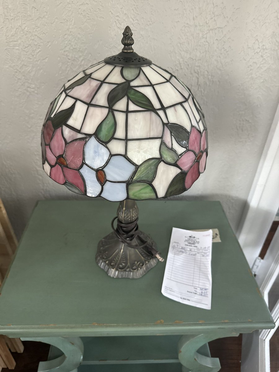 When you find a stained glass lamp at an antique store going for 1/3 of the price people are selling it for on Etsy 😍😍😍
