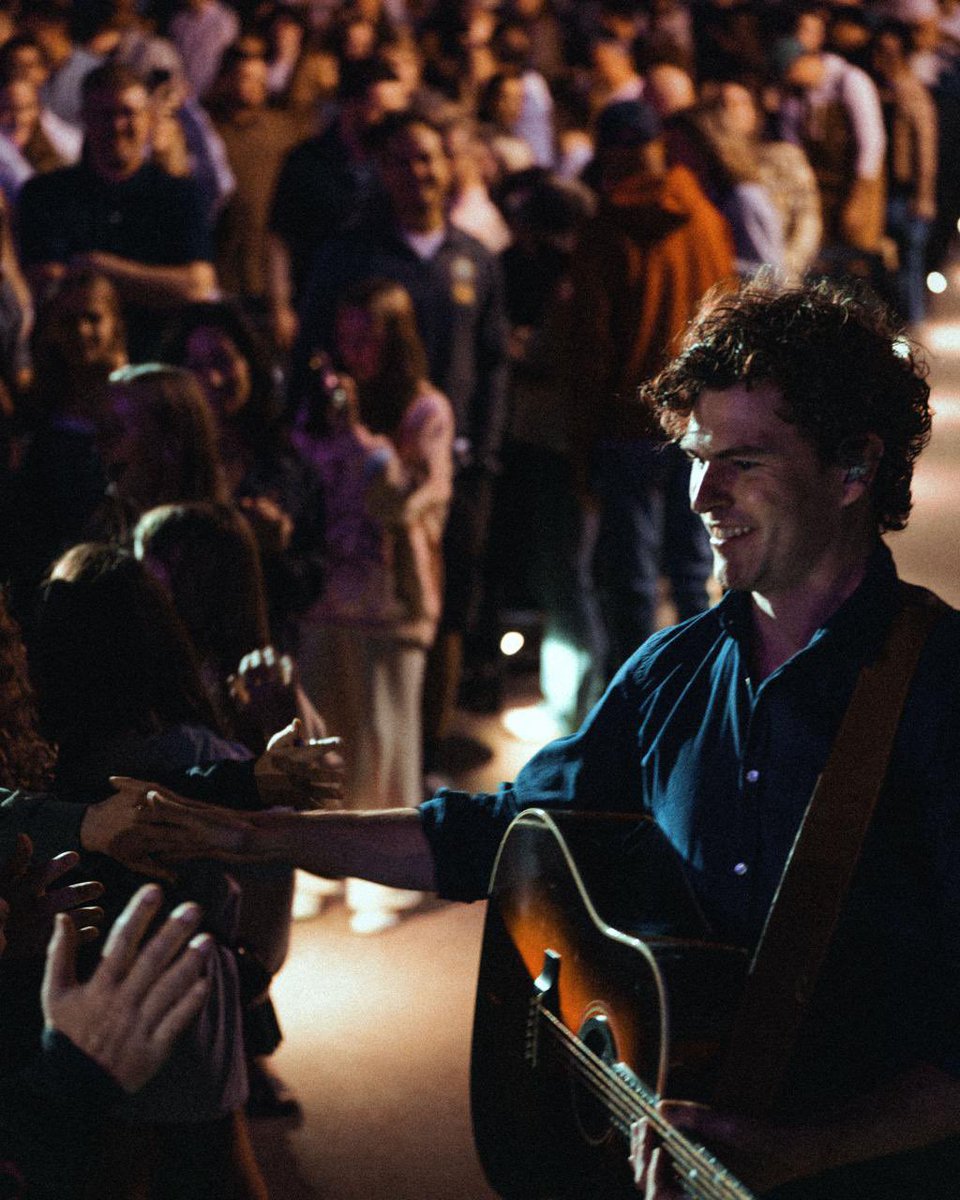 vancejoy's tweet photo. Denver you brought out our best thank you! Beautiful crowd 🤌🙏

📷 Brad Cauchy https://t.co/v9K2T0Eunl