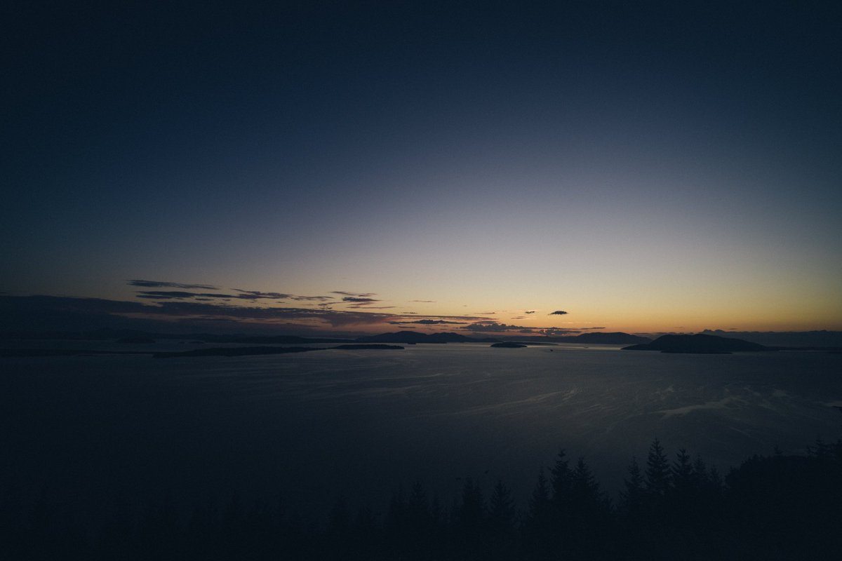 colochomorocho's tweet photo. Another beautiful sunset from #Chuckanut #bellinghamexperience #rpshots #lifeinbetweenwoods #sunsetphotography https://t.co/5n5zsVli4x