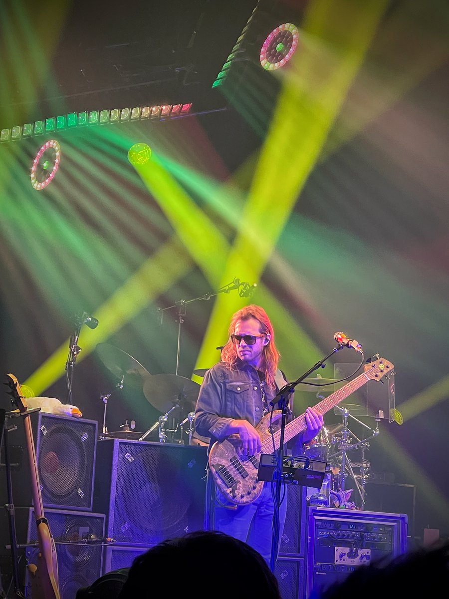 SimeonJTurner's tweet image. Have you ever been in Minneapolis on a Saturday night in September? #SlickRick #TrevorSide 

@goosetheband