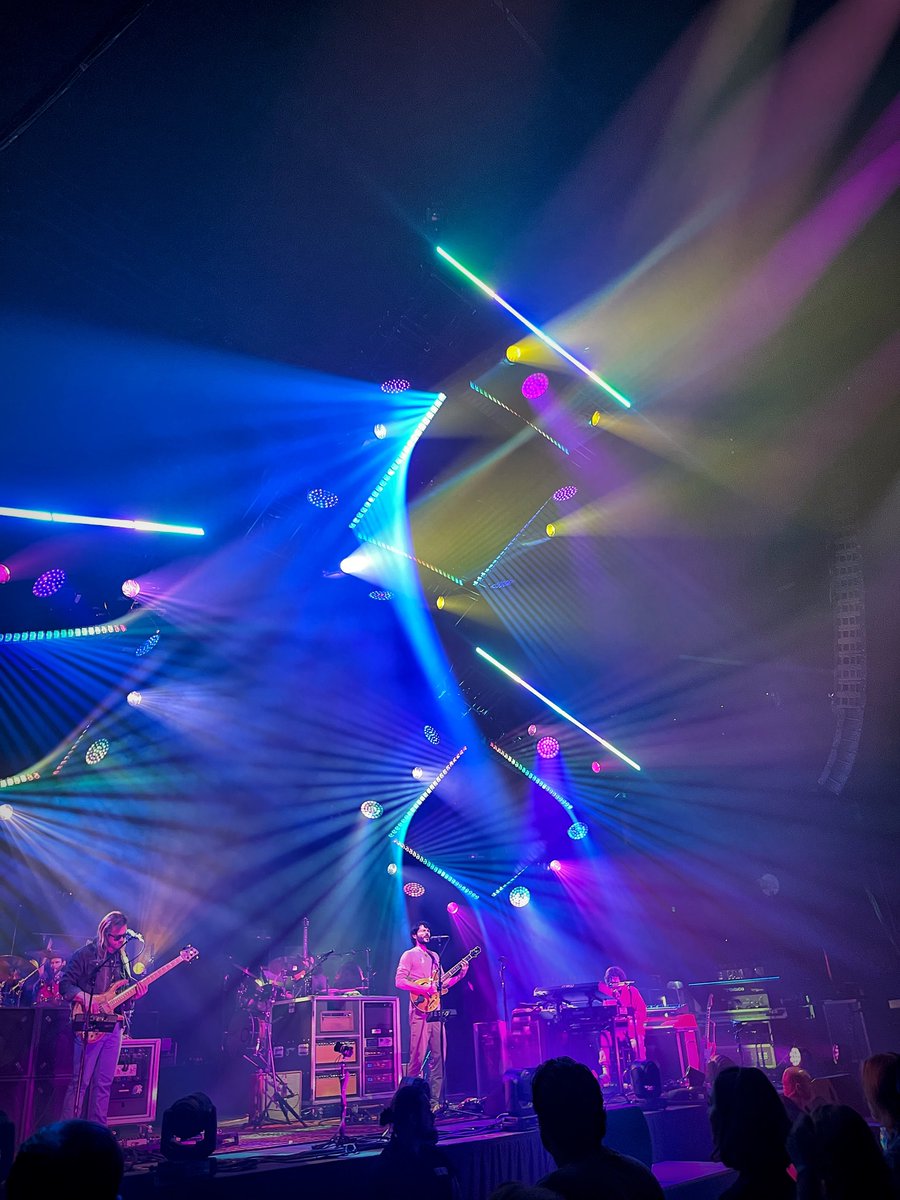 SimeonJTurner's tweet image. Have you ever been in Minneapolis on a Saturday night in September? #SlickRick #TrevorSide 

@goosetheband