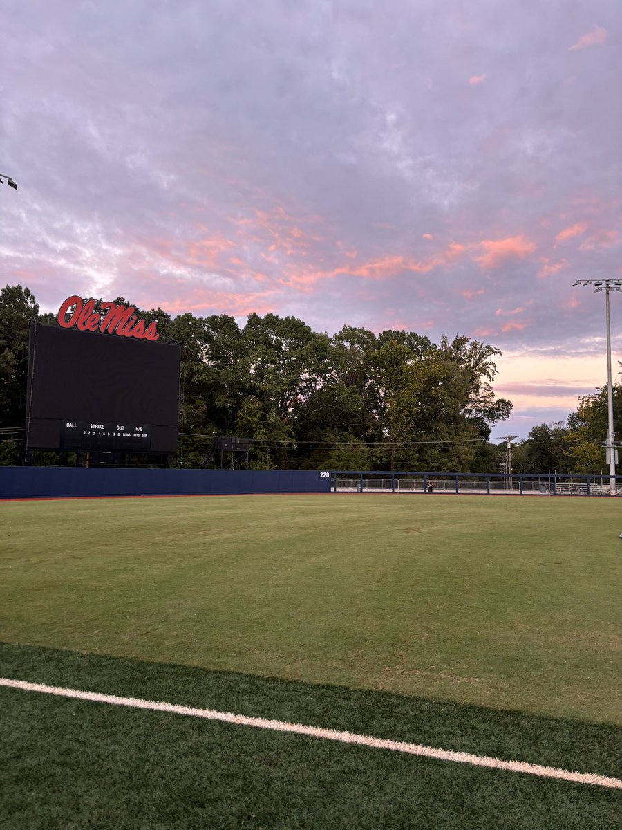 LHamel2027's tweet photo. Finished 10 hours of camp today with a beautiful sunset! Had such a great time and can’t wait to get back out tomorrow https://t.co/zRoVdu282K