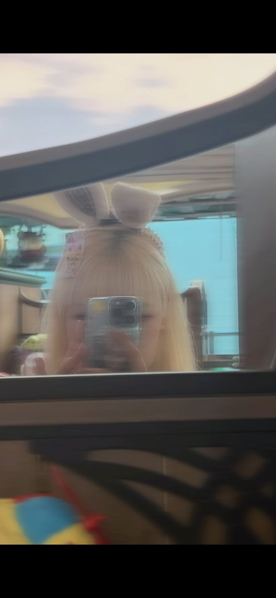 oe4k3's tweet photo. 楽しい😊보넥도ファンと一緒🤭🩵 https://t.co/dU4FAEogBo