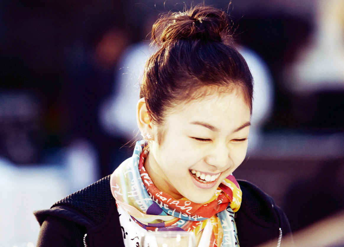 Yunalal's tweet photo. 해피 추석!!!
행복한 한가위 보내세요
#김연아 #yunakim #추석 #한가위 #Chuseok #Hangawi #FestaOnIce2009 #09FOI https://t.co/g6rxK5Uj8J